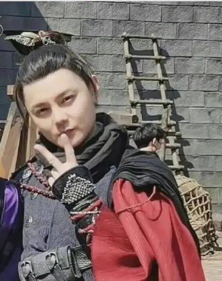 娱乐吃瓜尹正小说,娱乐圈的瓜田秘闻录 第2张 娱乐吃瓜尹正小说,娱乐圈的瓜田秘闻录 第2张